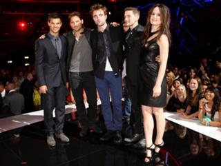 Elizabeth Reaser feet photo thumbnail
