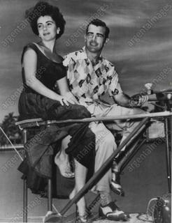 Elizabeth Taylor feet photo thumbnail