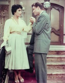 Elizabeth Taylor feet photo thumbnail