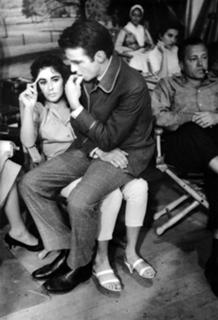 Elizabeth Taylor feet photo thumbnail
