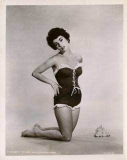 Elizabeth Taylor feet photo thumbnail