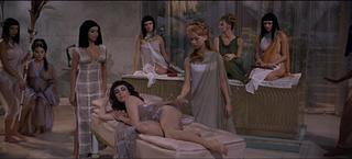 Elizabeth Taylor feet photo thumbnail