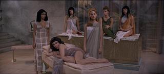 Elizabeth Taylor feet photo thumbnail