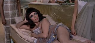 Elizabeth Taylor feet photo thumbnail