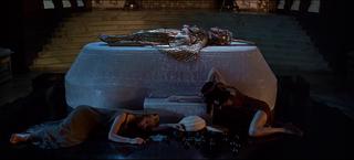 Elizabeth Taylor feet photo thumbnail