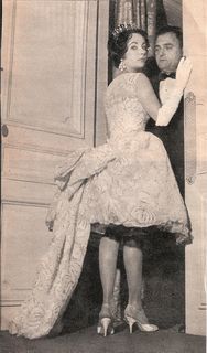 Elizabeth Taylor feet photo thumbnail