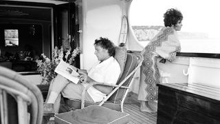 Elizabeth Taylor feet photo thumbnail