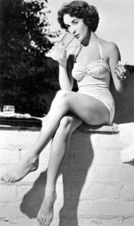 Elizabeth Taylor feet photo thumbnail