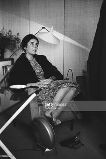 Elizabeth Taylor feet photo thumbnail