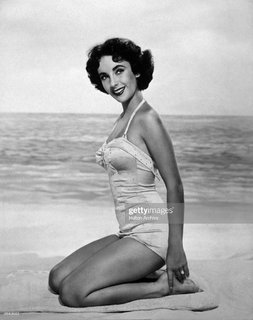 Elizabeth Taylor feet photo thumbnail