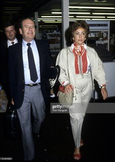 Elizabeth Taylor feet photo thumbnail