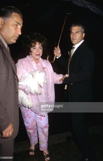 Elizabeth Taylor feet photo thumbnail