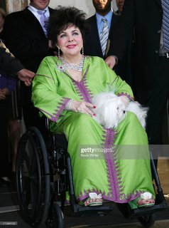 Elizabeth Taylor feet photo thumbnail