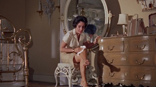 Elizabeth Taylor feet photo thumbnail