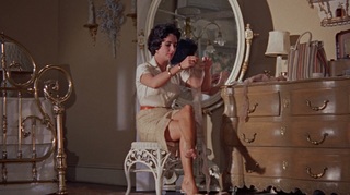 Elizabeth Taylor feet photo thumbnail