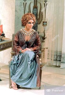 Elizabeth Taylor feet photo thumbnail