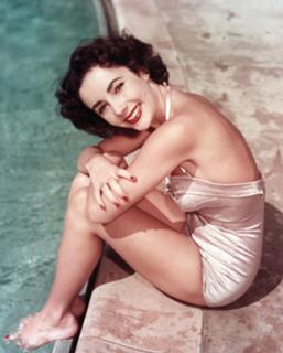 Elizabeth Taylor feet photo thumbnail
