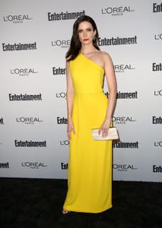 Elizabeth Tulloch feet photo thumbnail