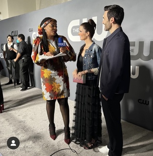 Elizabeth Tulloch feet photo thumbnail