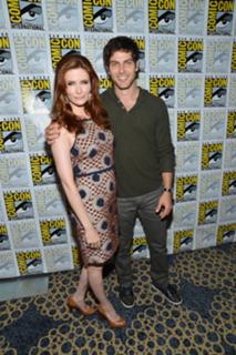 Elizabeth Tulloch feet photo thumbnail