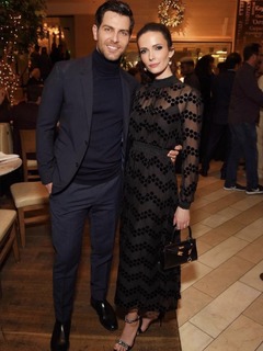 Elizabeth Tulloch feet photo thumbnail