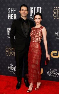 Elizabeth Tulloch feet photo thumbnail