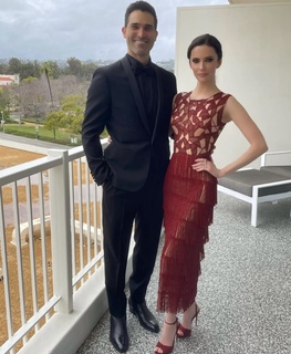 Elizabeth Tulloch feet photo thumbnail