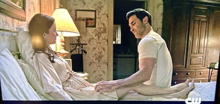 Elizabeth Tulloch feet photo thumbnail