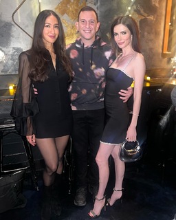 Elizabeth Tulloch feet photo thumbnail