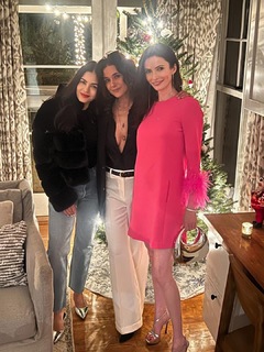 Elizabeth Tulloch feet photo thumbnail