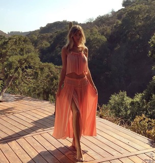 Elizabeth Turner feet photo 19
