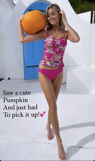 Elizabeth Turner feet photo 9