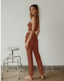 Elizabeth Turner feet photo 19