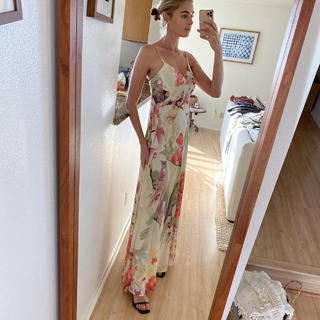 Elizabeth Turner feet photo 16