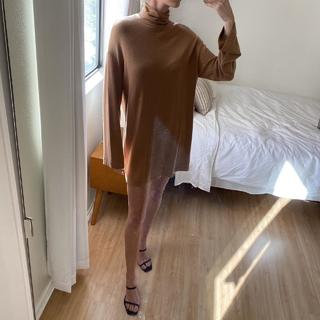Elizabeth Turner feet photo 4