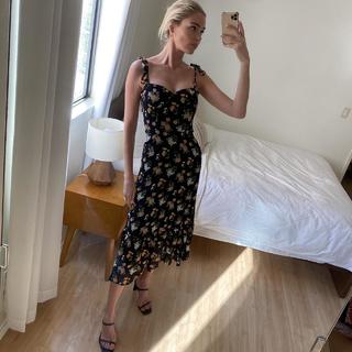 Elizabeth Turner feet photo 1