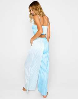 Elizabeth Turner feet photo 15