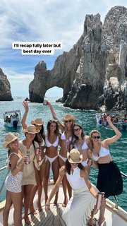 Elizabeth Turner feet photo 8