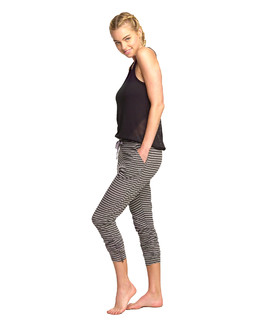 Elizabeth Turner feet photo 17