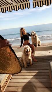 Elizabeth Turner feet photo 10