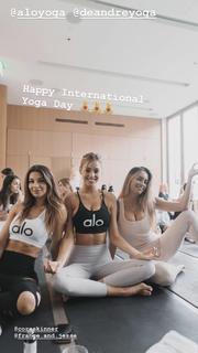 Elizabeth Turner feet photo 20