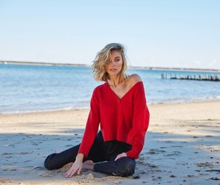 Elizabeth Turner feet photo 13