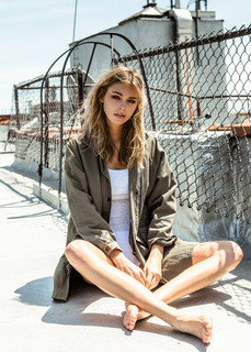 Elizabeth Turner feet photo 2
