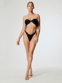 Elizabeth Turner feet photo 13
