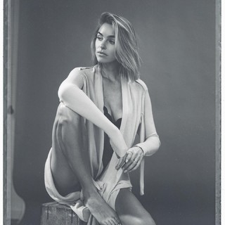 Elizabeth Turner feet photo 3