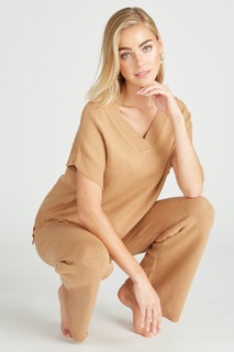 Elizabeth Turner feet photo 10