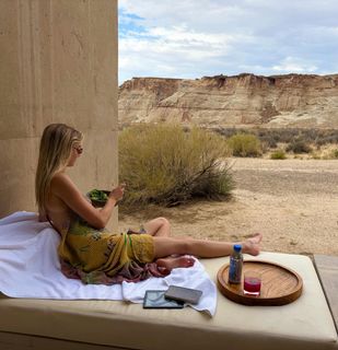Elizabeth Turner feet photo 4