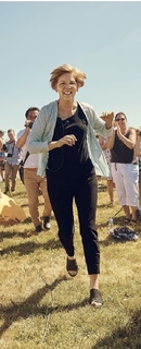 Elizabeth Warren feet photo 2