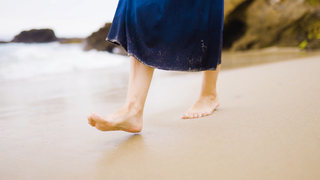 Elizabeth Zharoff feet photo 9