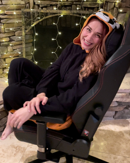 Elizabeth Zharoff feet photo 20